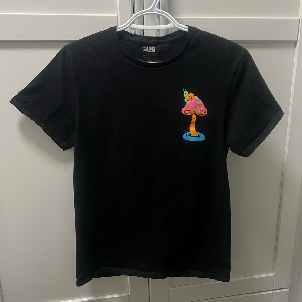 A-LAB Large Logo Back Snail Mushroom Graphic Tee Mens Size Small